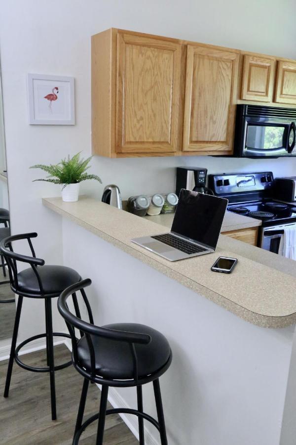 Oaks Modern & Comfy Condo In The Perfect Location Gainesville Eksteriør billede