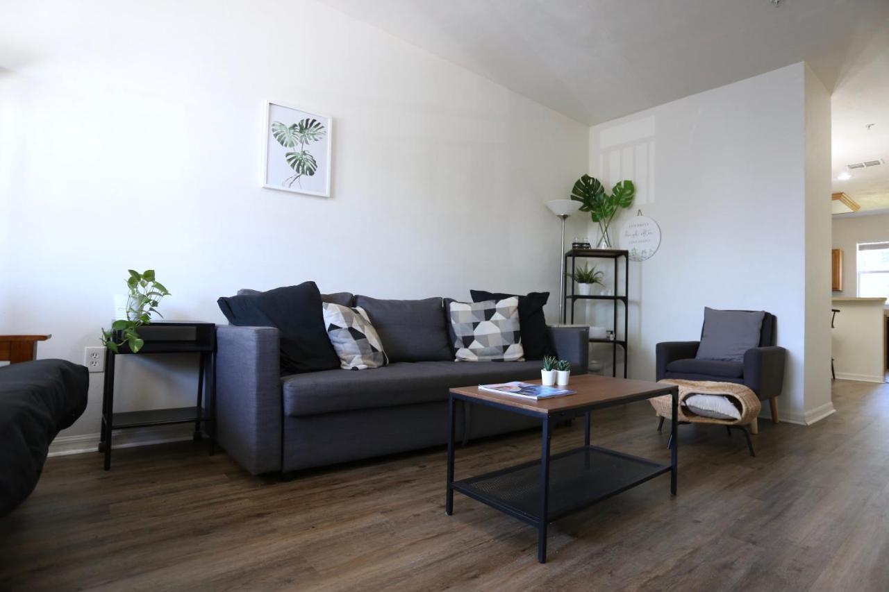Oaks Modern & Comfy Condo In The Perfect Location Gainesville Eksteriør billede